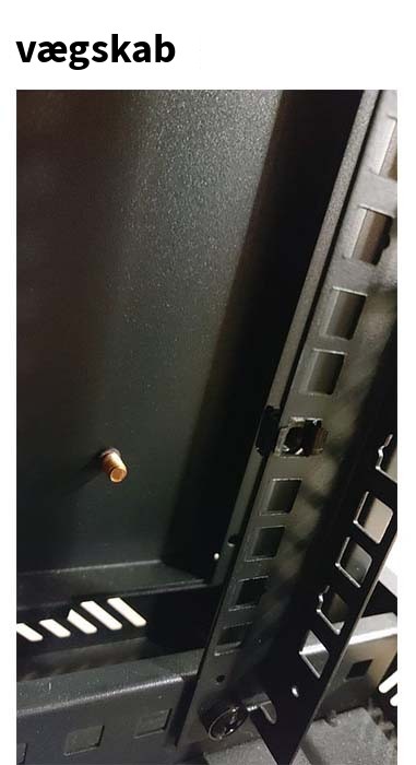 Installer hylde i vægskabet